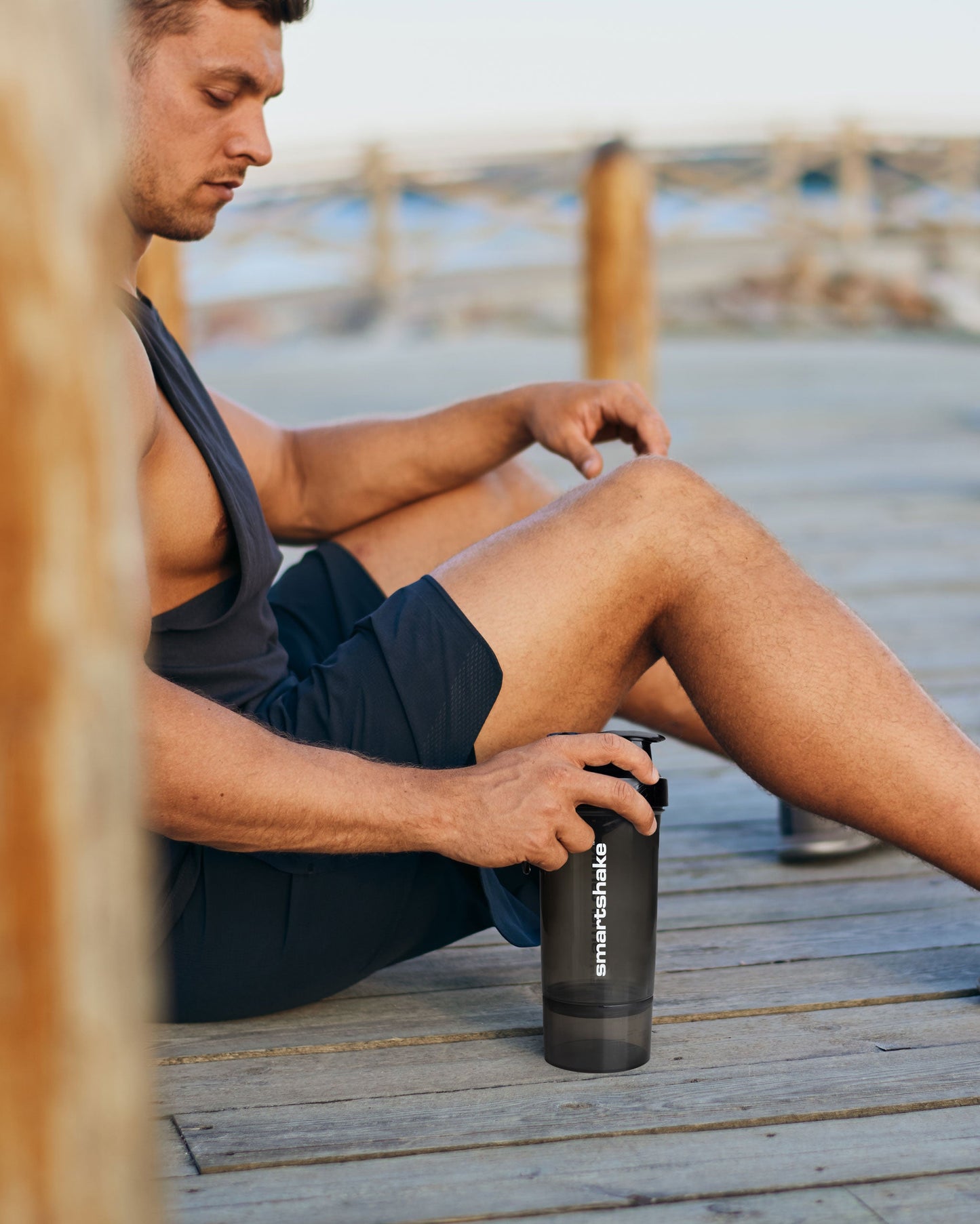 original2go-one-gunsmoke-black-o0 Smartshake_Original2Go-ONE-Gunsmoke-Black_lifestyle2.jpg