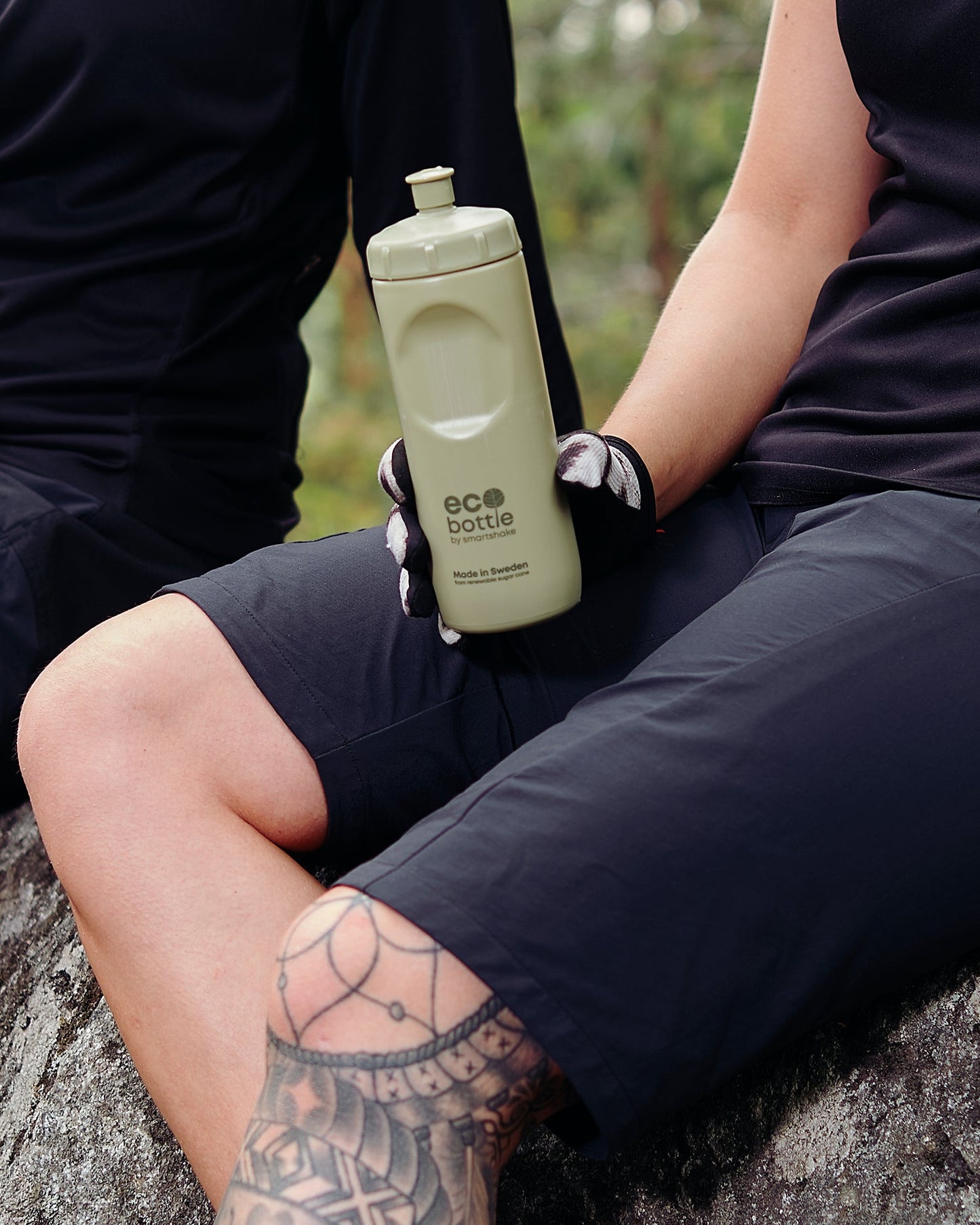 ecobottle-500-squeeze-dusky-green-f2 samrtshake_ecobottle_500_squeeze_lifestyle_dusky_green.jpg
