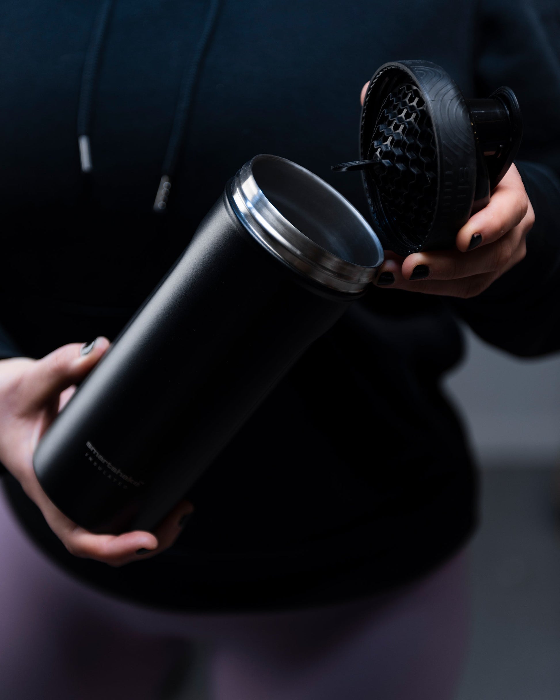 insulated-steel-shaker-black-e1 Smartshake_Insulated_Steel_lifestyle.jpg