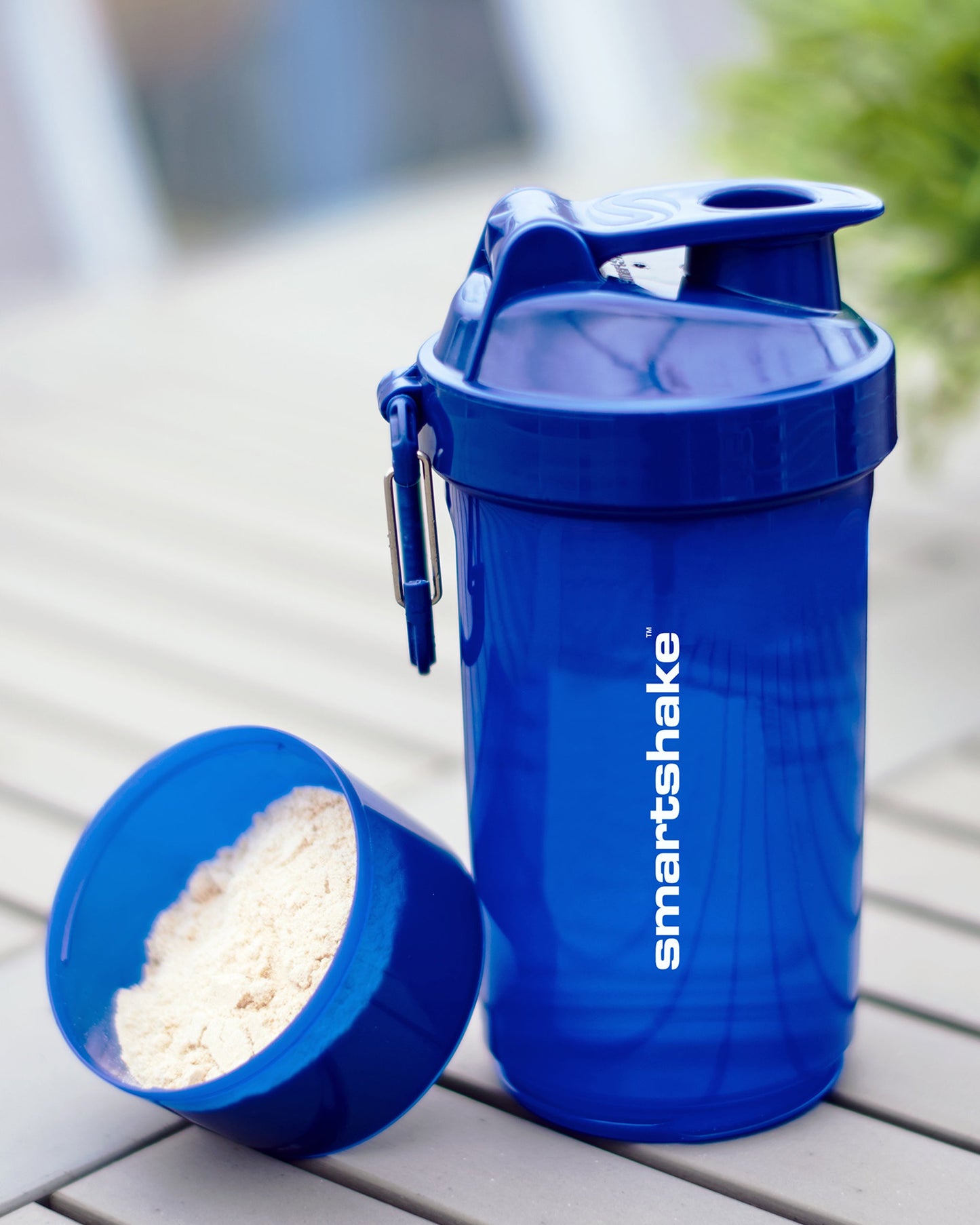original2go-one-navy-blue-p4 Smartshake_Original2GoONE_Navy_Blue_lifestyle.jpg